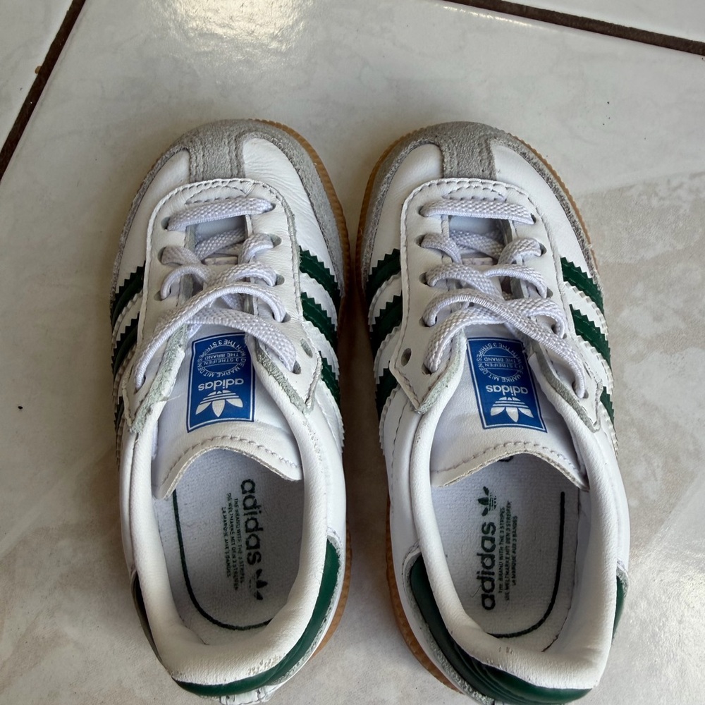 adidas Kids Samba Sneakers in White & Green with Gum Sole - Picture 4 of 4